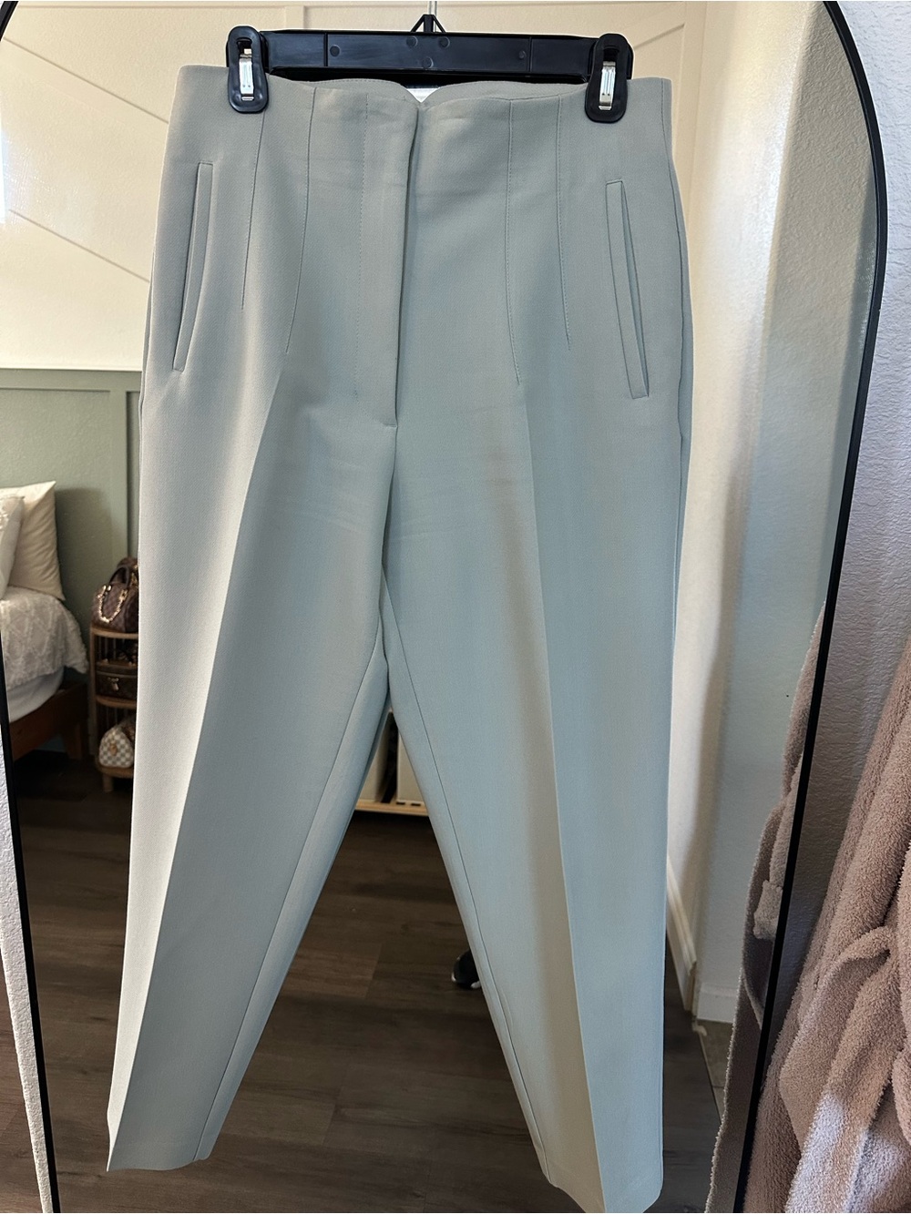 Zara High-Rise Tailored Women's Trousers in Light Sage